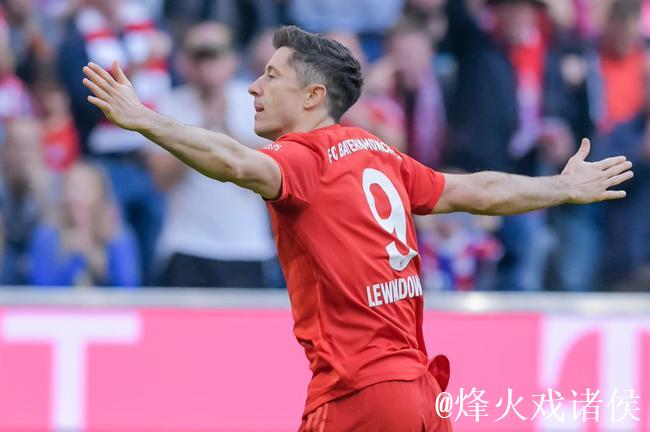 德甲-莱万破纪录进球 诺伊尔神勇扑点 拜仁2-1胜升班马